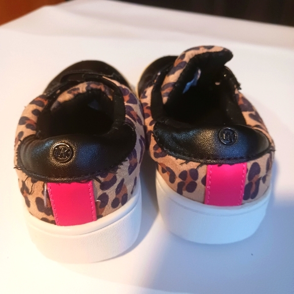 MICHAEL KORS KIDS SHOES SIZE 10 - Picture 6 of 7